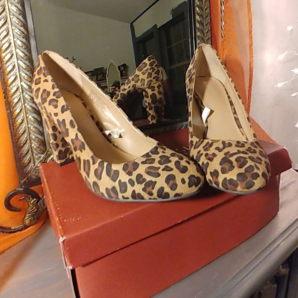 Leapord heel